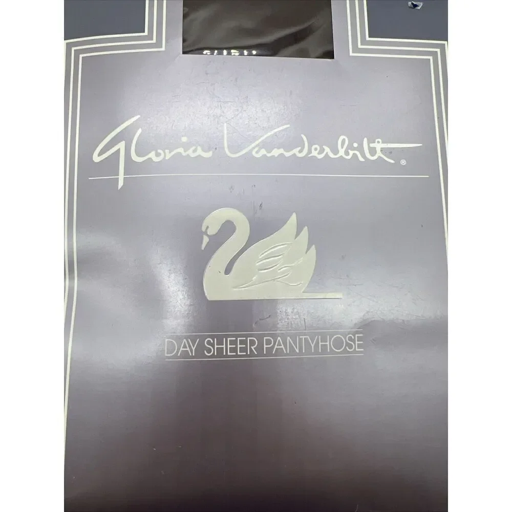 Vintage Gloria Vanderbilt Day Sheer Pantyhose Size C Coffee 100% Nylon